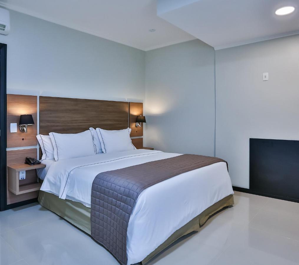Wyndham Golden Foz Suites Foz do Iguaçu Exterior foto