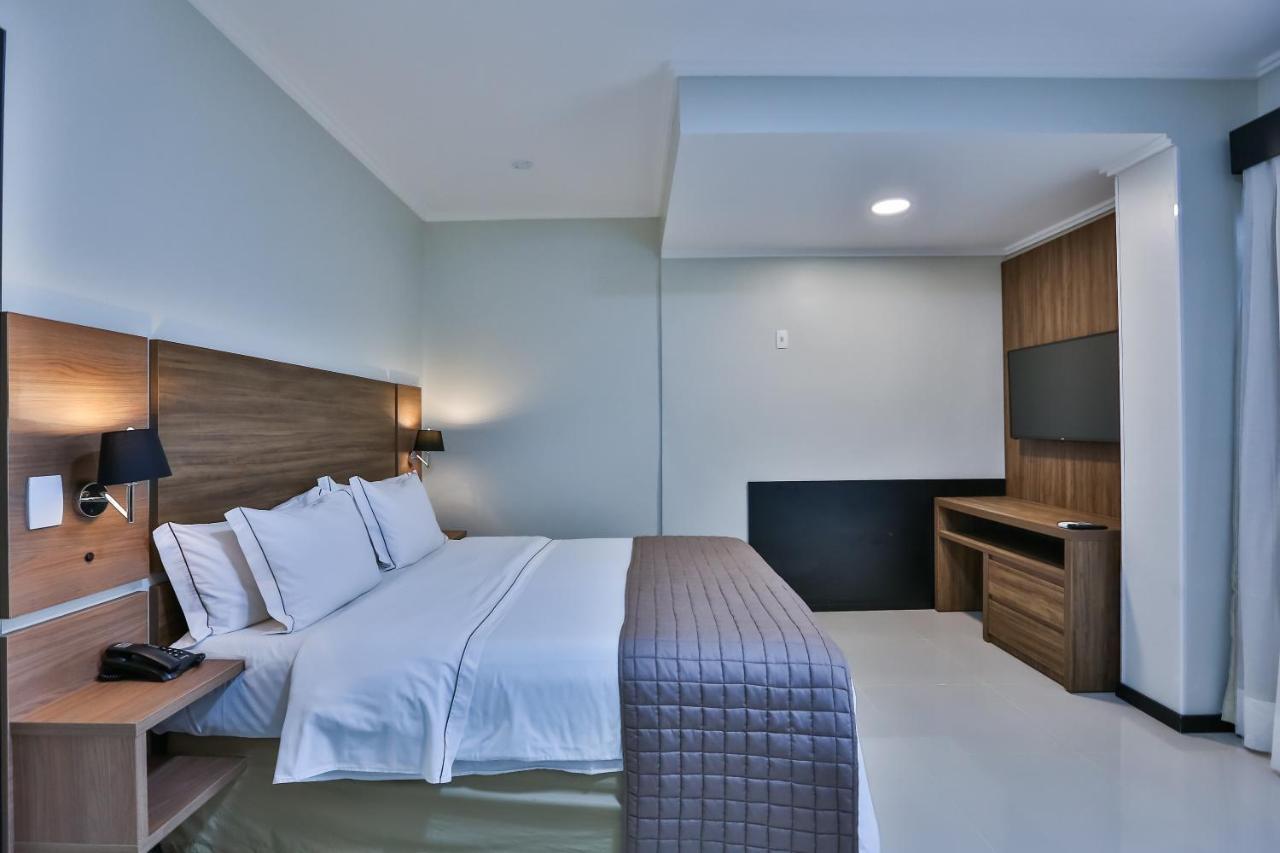 Wyndham Golden Foz Suites Foz do Iguaçu Exterior foto